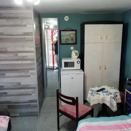 Ilona Kis Kastely Panzio 3*