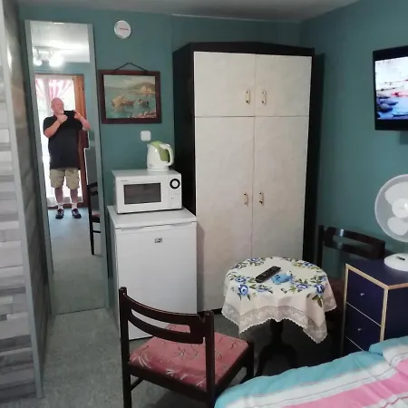 Ilona Kis Kastely Panzio 3*