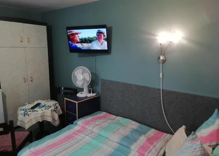 Ilona Kis Kastely Panzio 3*